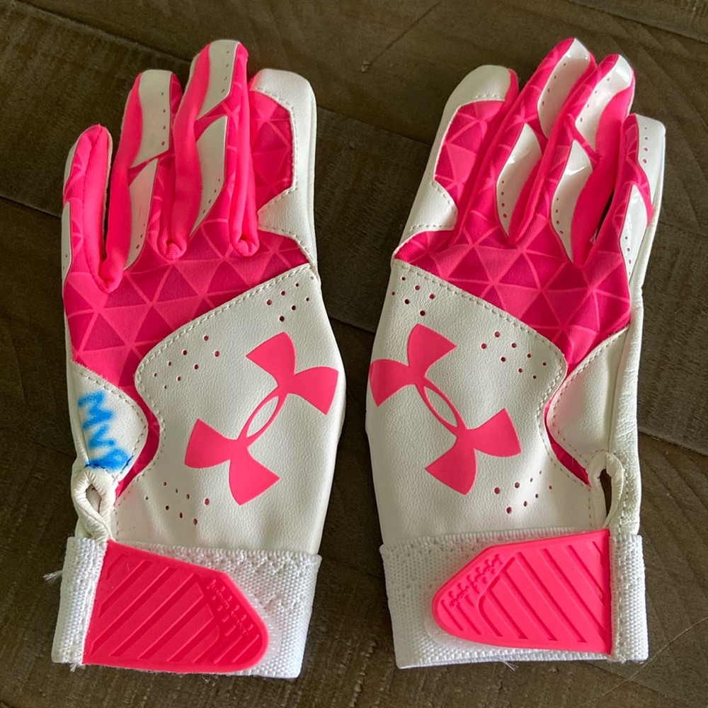 Under Armour Youth batting gloves